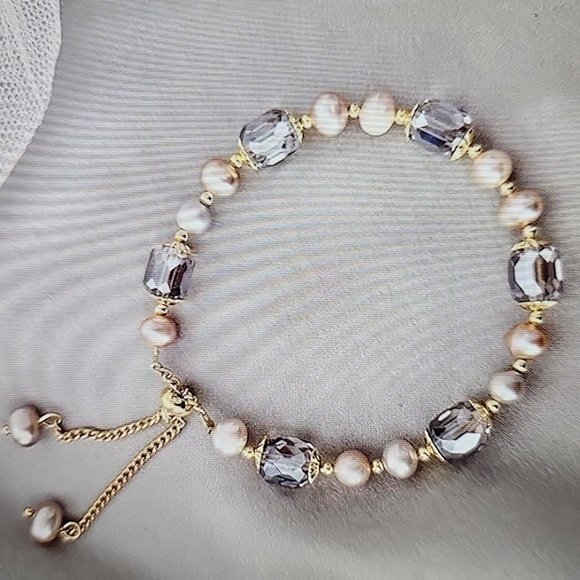 NWT Elegant Gold and Cream Pearl Bracelet Chinese Style - Picture 5 of 6